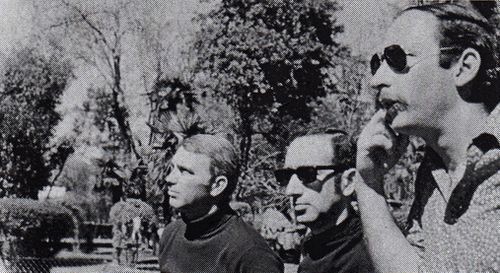 That's Si in the middle, waiting for Oofie the king chimpanzee  to get mad at the suitcase. Photo courtesy of DDB News.