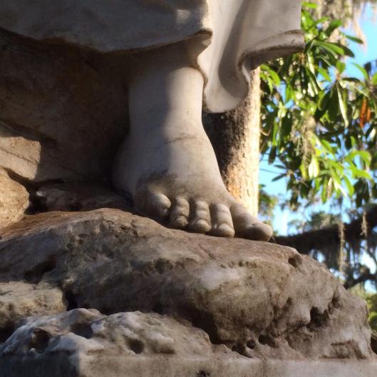 I've always had an interest in the feet of statues. The sculptor that pays as much attention to the feet as the face has my admiration.