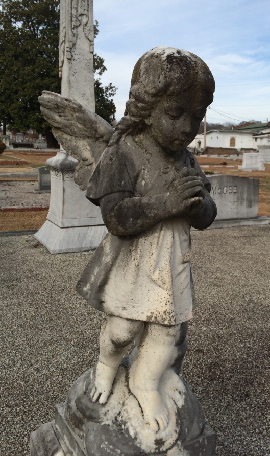 This angel looks a great deal like one I photographed at another cemetery about 30 minutes away. 