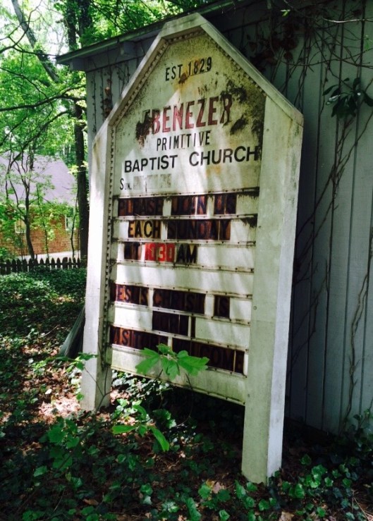 I'm glad to see they've held onto this wonderful old sign, a special keepsake of the church's history.